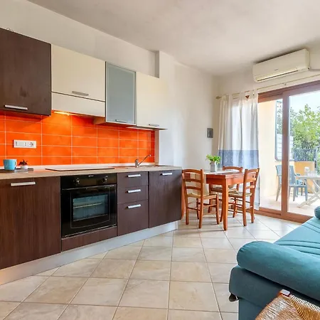 Rosanna Apartment
