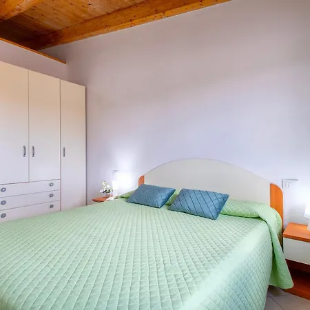Rosanna Apartment *
